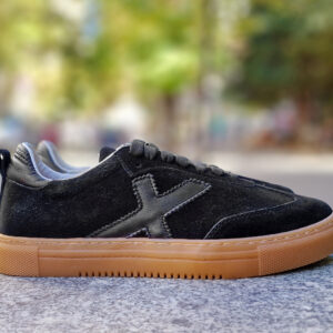 Удобни дамски кецове от естествен велур – широк модел за широк крак и висок свод