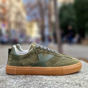 Удобни дамски кецове от естествен велур – широк модел за широк крак и висок свод