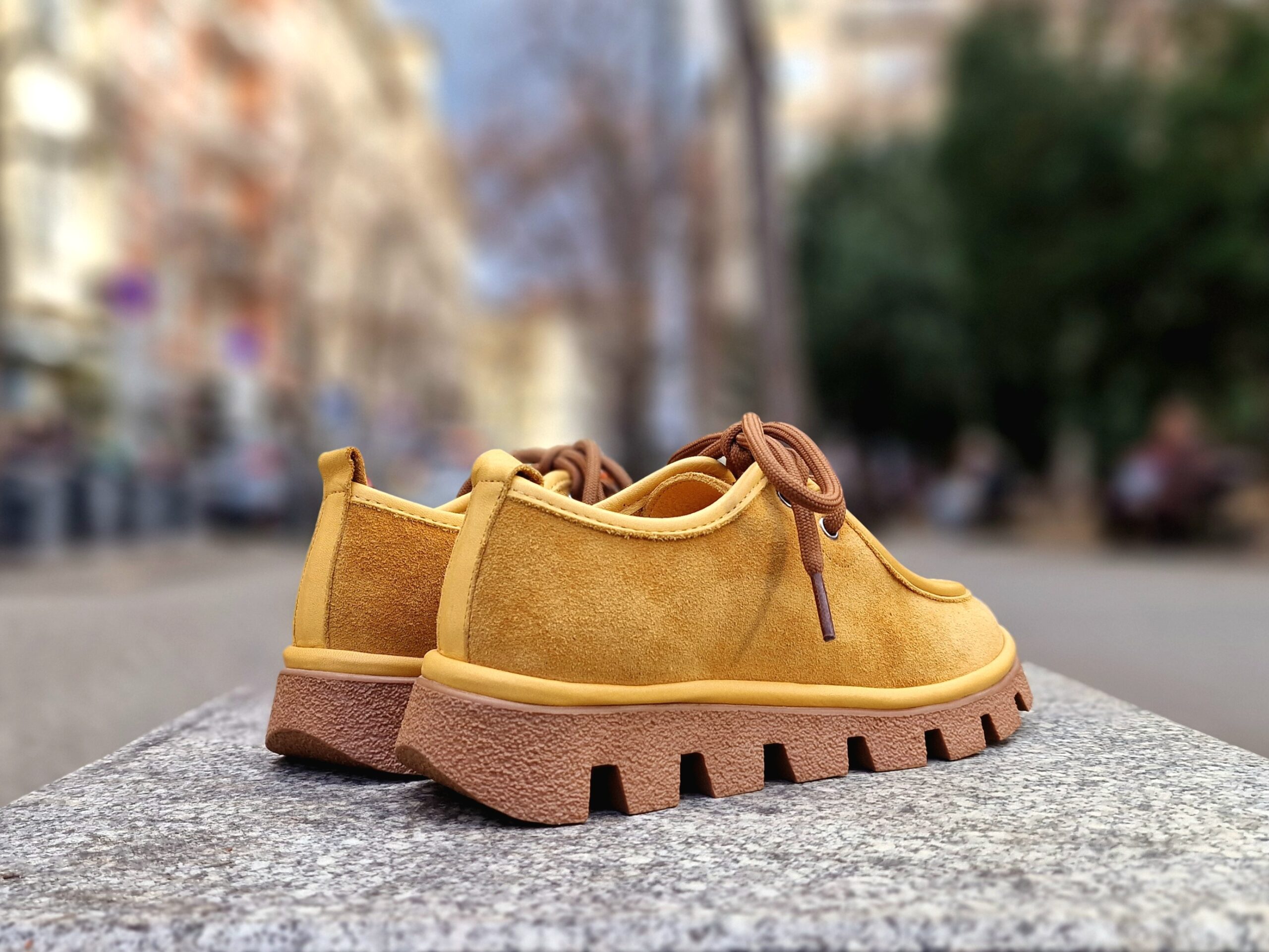 Удобни дамски лоуфъри за широк крак - естествен велур (горчица) - Image 3