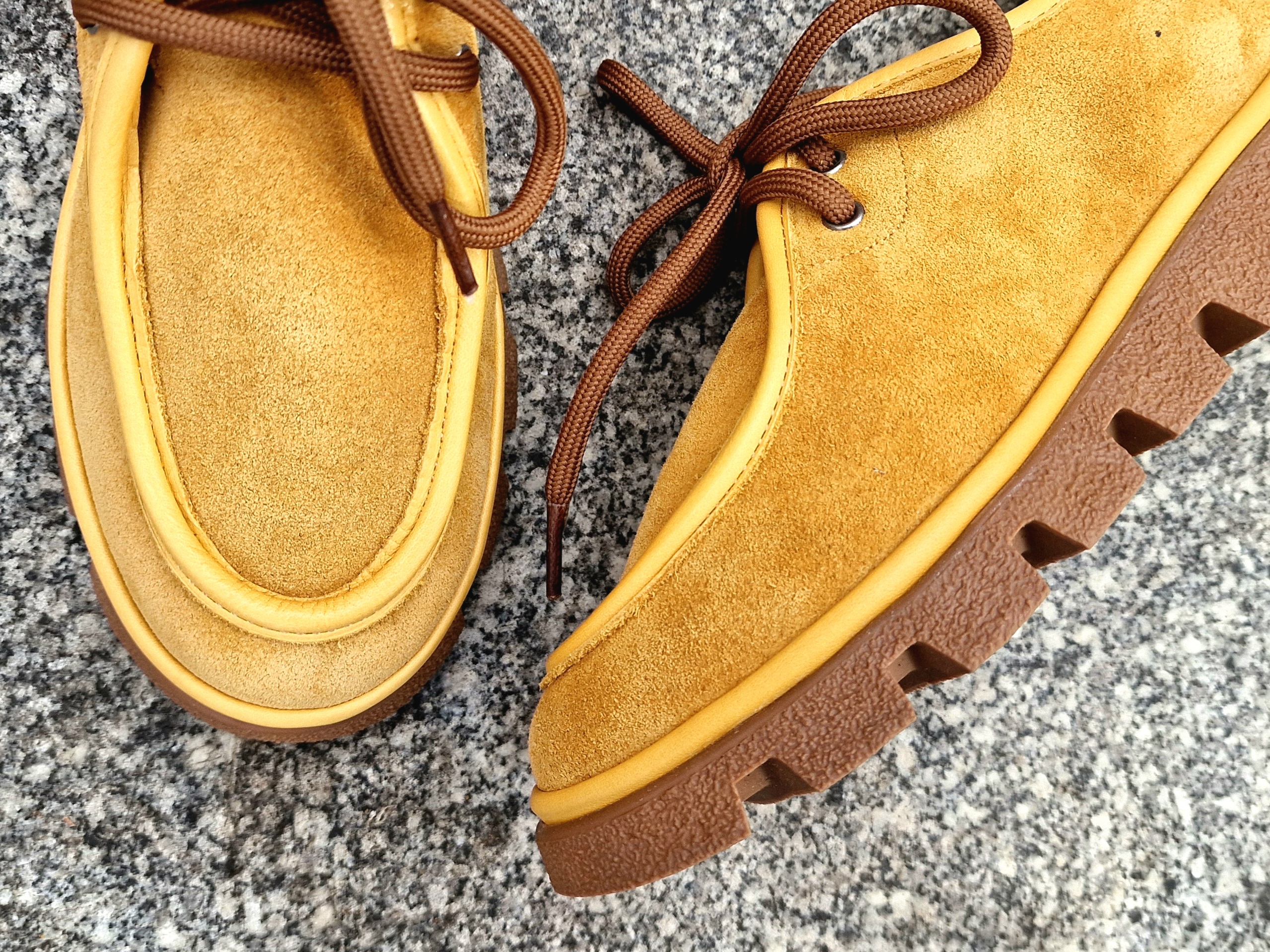 Удобни дамски лоуфъри за широк крак - естествен велур (горчица) - Image 5