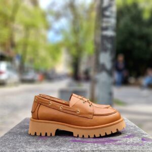 Дамски лоуфъри с връзки в цвят Таба от естествена кожа на олекотено EVA ходило